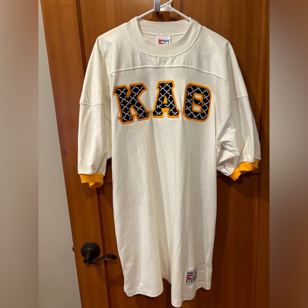 Kappa Alpha Theta Shirt White Cotton Adult Sz XL Patch Embroidered Sorority